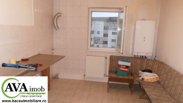 Vand apartament cu 3 camere decomandat in zona Bistrita Lac renovat - Pret | Preturi Vand apartament cu 3 camere decomandat in zona Bistrita Lac renovat