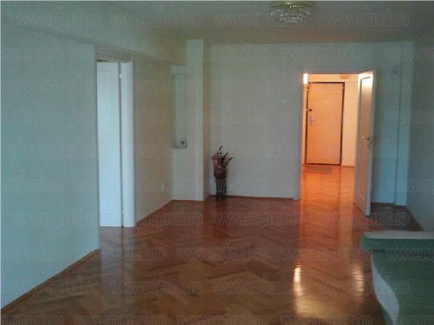 Apartament 4 camere renovat si mobilat Calea Calarasilor - Pret | Preturi Apartament 4 camere renovat si mobilat Calea Calarasilor