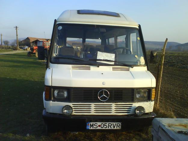 vand Mercedes 210 D ,8+1 locuri - Pret | Preturi vand Mercedes 210 D ,8+1 locuri