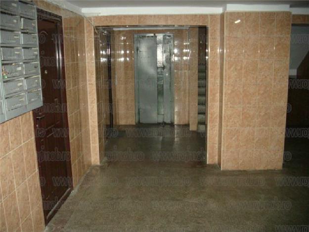 Apartament 3 camere Dristor Real - Pret | Preturi Apartament 3 camere Dristor Real