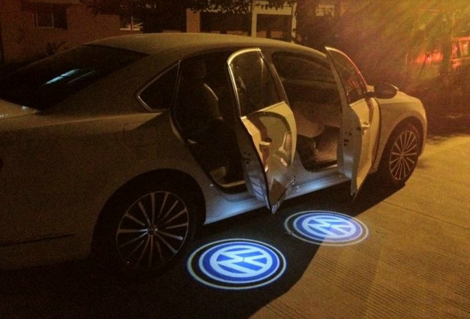 Proiectoare LED cu logo-ul masinii - pentru portiere - Pret | Preturi Proiectoare LED cu logo-ul masinii - pentru portiere