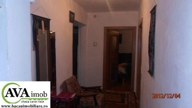 Apartament 3 camere zona Alecu Russo - Pret | Preturi Apartament 3 camere zona Alecu Russo