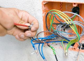 electrician interventii - Pret | Preturi electrician interventii