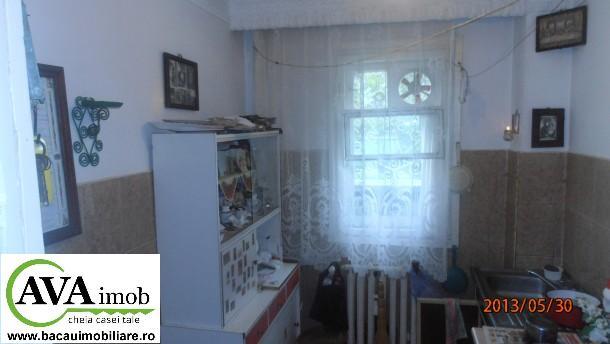 Vand apartament cu 2 camere in zona Banca Nationala, in bloc cu 4 etaje - Pret | Preturi Vand apartament cu 2 camere in zona Banca Nationala, in bloc cu 4 etaje