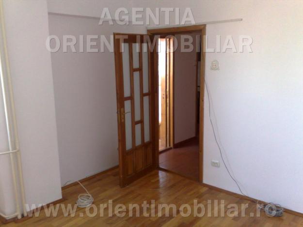 Apartament 4 camere, zona capitol, constanta, inchiriere, nemobilat - Pret | Preturi Apartament 4 camere, zona capitol, constanta, inchiriere, nemobilat