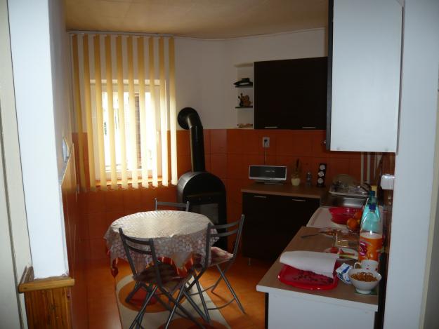 Vând apartament 2 camere - Pret | Preturi Vând apartament 2 camere