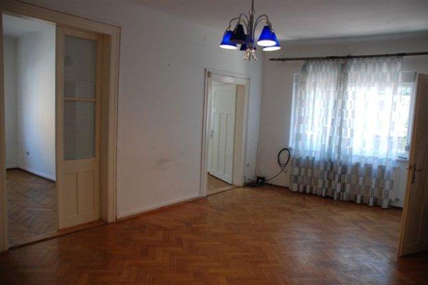 Apartament in bloc - 4 camere - Pret | Preturi Apartament in bloc - 4 camere