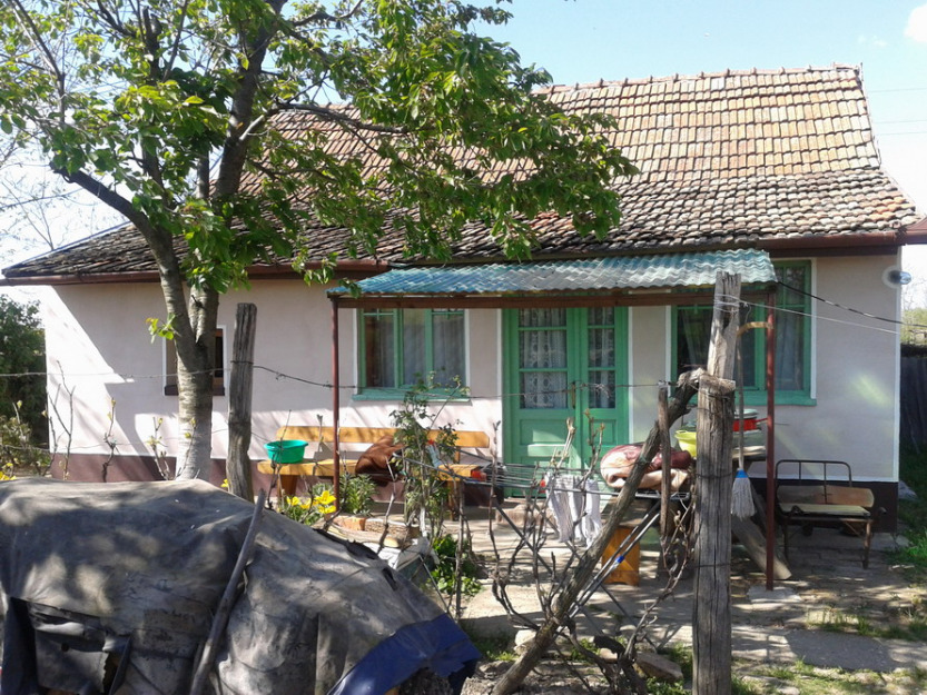 Casa la tara in satul Ghiorac ( langa Salonta ) - Pret | Preturi Casa la tara in satul Ghiorac ( langa Salonta )