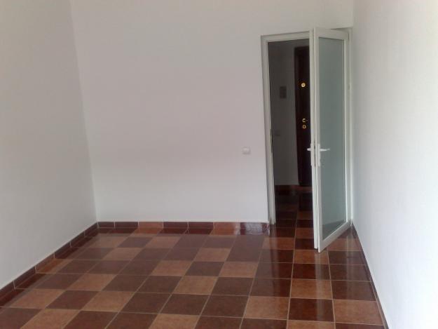 Inchiriez apartament 4cam,Calea Mosilor,Nr 88 la 800m de Universitate 500EUR - Pret | Preturi Inchiriez apartament 4cam,Calea Mosilor,Nr 88 la 800m de Universitate 500EUR