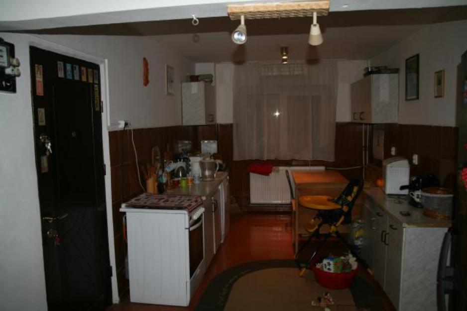 De vanzare urgent apartament 4 camere - Pret | Preturi De vanzare urgent apartament 4 camere