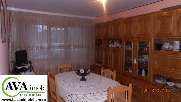 Vand apartament cu 3 camere decomandate pe Mihai Eminescu, cu multiple imbunatatiri - Pret | Preturi Vand apartament cu 3 camere decomandate pe Mihai Eminescu, cu multiple imbunatatiri