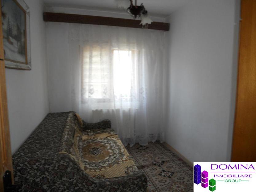 Apartament 3 camere de vanzare, situat in Targu Jiu - Pret | Preturi Apartament 3 camere de vanzare, situat in Targu Jiu