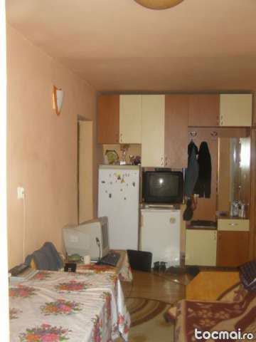 Apartament cu 2 camere -etaj intermediar 90000ron neg - Pret | Preturi Apartament cu 2 camere -etaj intermediar 90000ron neg