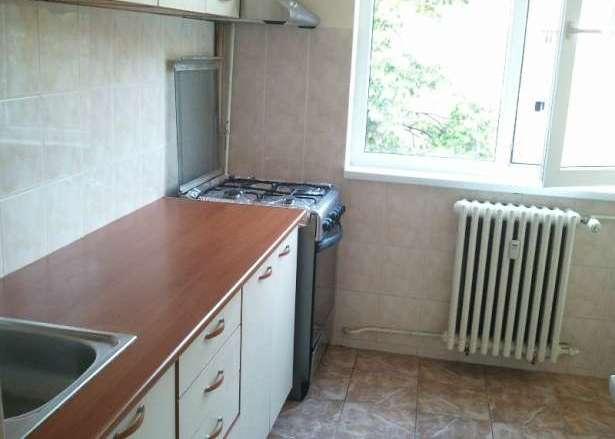 Inchiriez apartament 3 camere Centru - Pret | Preturi Inchiriez apartament 3 camere Centru