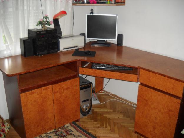 Vand mobila cu canapea si birou - Pret | Preturi Vand mobila cu canapea si birou