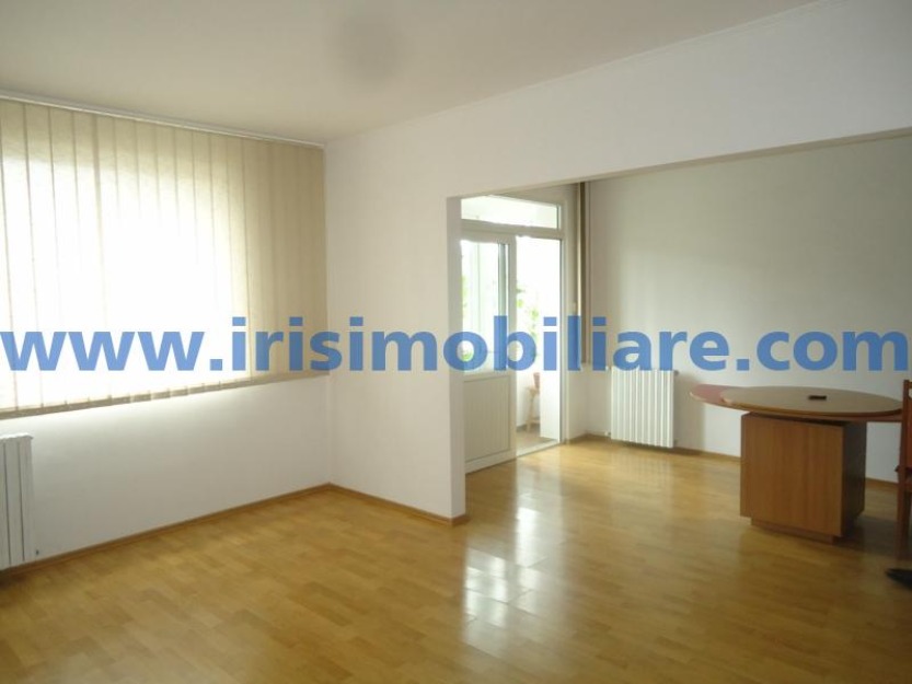 Vanzare 3 camere - Pret | Preturi Vanzare 3 camere