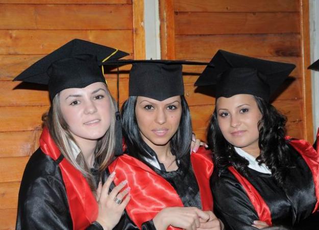 Inchirieri robe absolvire Cluj cele mai mici preturi - Pret | Preturi Inchirieri robe absolvire Cluj cele mai mici preturi