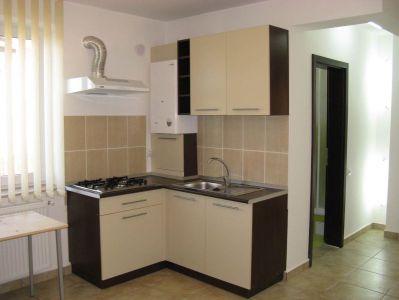 Apartament 4 camere in cartierul Andrei Muresanu, aproape de P-ta Engels - Pret | Preturi Apartament 4 camere in cartierul Andrei Muresanu, aproape de P-ta Engels