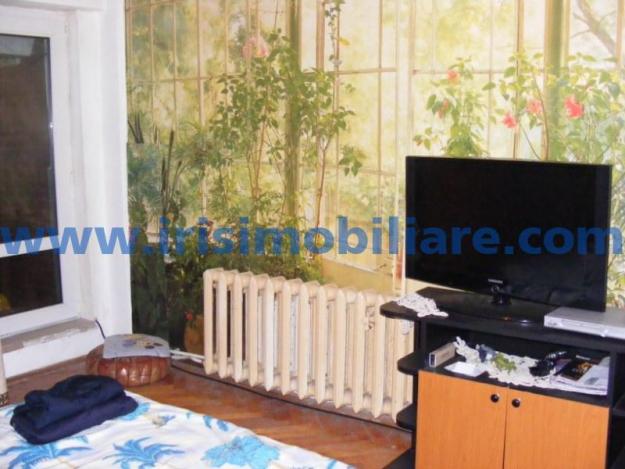 Vanzare apartament 3 camere - Pret | Preturi Vanzare apartament 3 camere