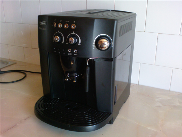 Espressoare automate cafea Delonghi Magnifica AEG Cafamosa CF85 CF100 CF120 - Pret | Preturi Espressoare automate cafea Delonghi Magnifica AEG Cafamosa CF85 CF100 CF120