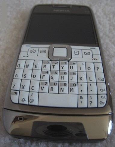 Vand Nokia E71 Alb ca Nou Stare Perfecta , Original , Pret 400 lei - Pret | Preturi Vand Nokia E71 Alb ca Nou Stare Perfecta , Original , Pret 400 lei