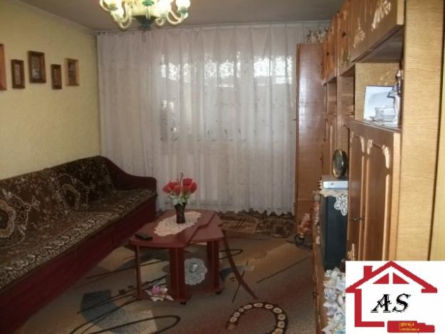 In onesti vand apartament cu 2 camere in zona de sus - Pret | Preturi In onesti vand apartament cu 2 camere in zona de sus