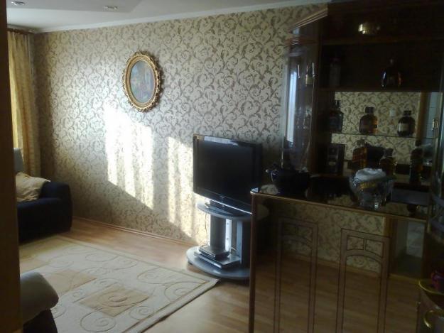 Vand apartament 3 camere,zona Mosilor - Pret | Preturi Vand apartament 3 camere,zona Mosilor