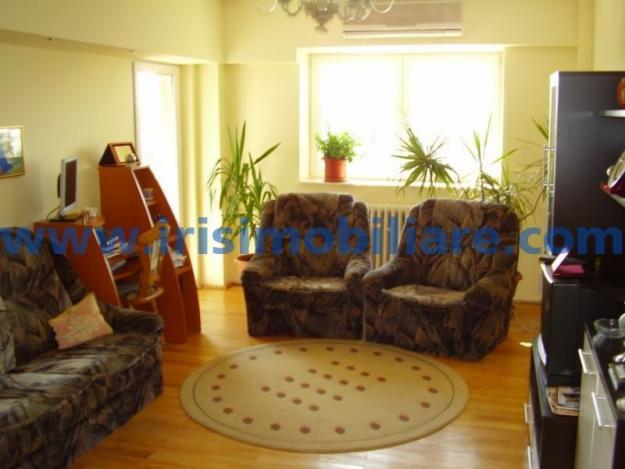 Vanzare apartament 4 camere - Pret | Preturi Vanzare apartament 4 camere