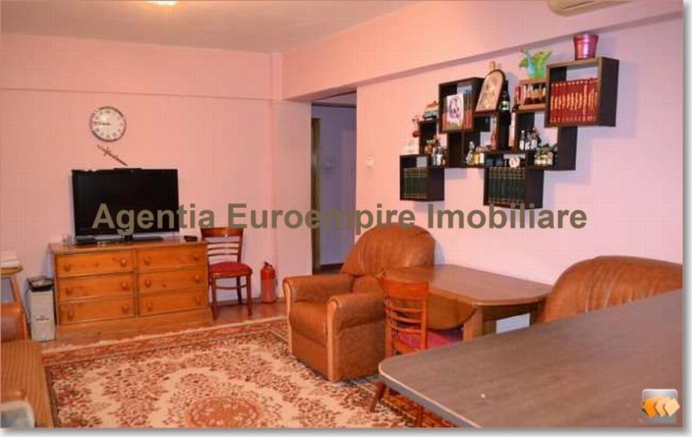 Apartament 3 camere zona galeriile soveja - Pret | Preturi Apartament 3 camere zona galeriile soveja