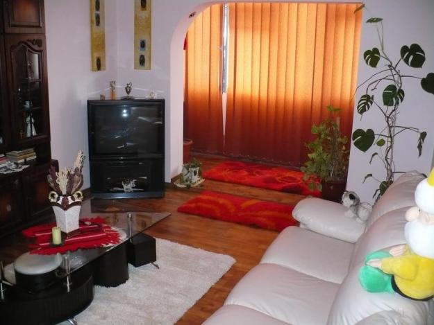 APARTAMENT PODU ILOAIEI - Pret | Preturi APARTAMENT PODU ILOAIEI