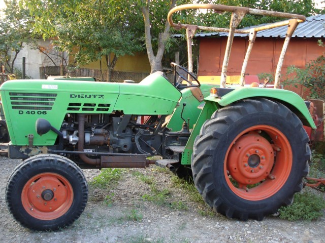 VAND TRACTOR DEUTZ FAHR model D 40 06, recent adus din Italia, 55 CP, motor 3 pistoane, in stare perfecta de functionare. - Pret | Preturi VAND TRACTOR DEUTZ FAHR model D 40 06, recent adus din Italia, 55 CP, motor 3 pistoane, in stare perfecta de functionare.