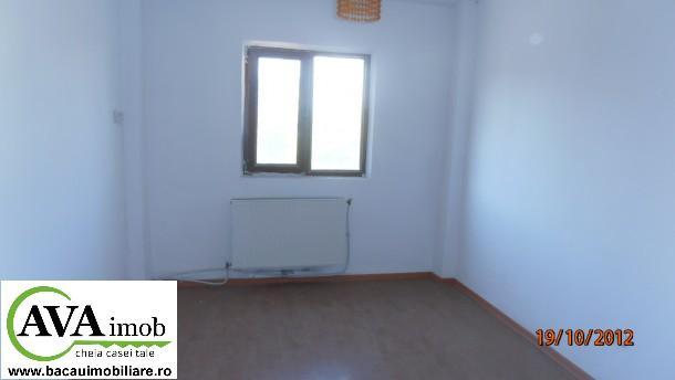 Vand apartament cu 2 camere decomandat, in Str. Milcov, la etajul 3/4 - Pret | Preturi Vand apartament cu 2 camere decomandat, in Str. Milcov, la etajul 3/4