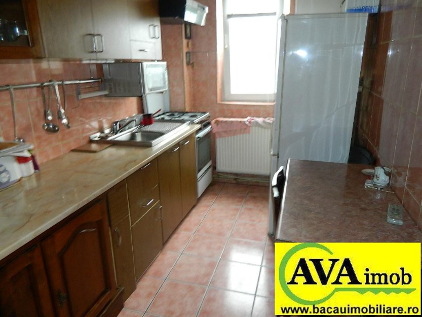 Ofer la vanzare apartament cu 3 camere in zona Mioritei – Nord, dotat cu multiple imbunata - Pret | Preturi Ofer la vanzare apartament cu 3 camere in zona Mioritei – Nord, dotat cu multiple imbunata