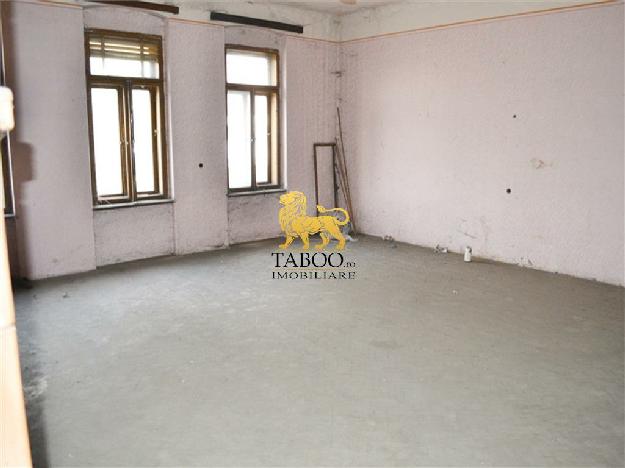 Apartament cu 2 camere de vanzare in Sebes in zona centrala - Pret | Preturi Apartament cu 2 camere de vanzare in Sebes in zona centrala