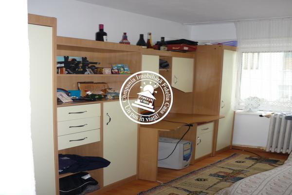 Apartament 3 camere de vanzare Iasi Podu Ros Cantemir - Pret | Preturi Apartament 3 camere de vanzare Iasi Podu Ros Cantemir