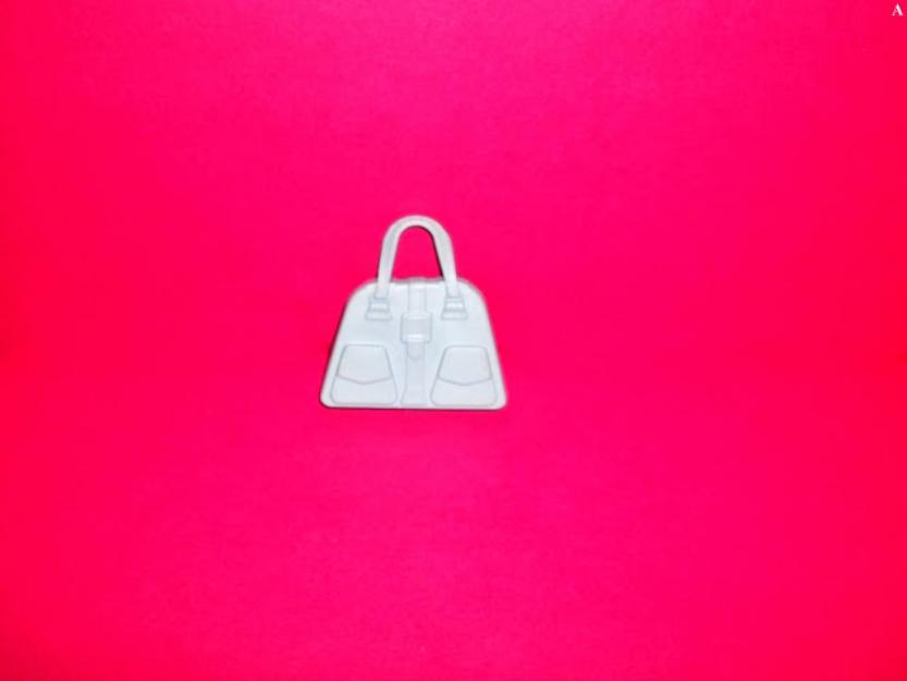 jucarii accesoriu geanta pentru papusi barbie - Pret | Preturi jucarii accesoriu geanta pentru papusi barbie
