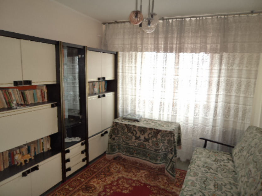 Vand apartament 3 camere in Onesti - Pret | Preturi Vand apartament 3 camere in Onesti