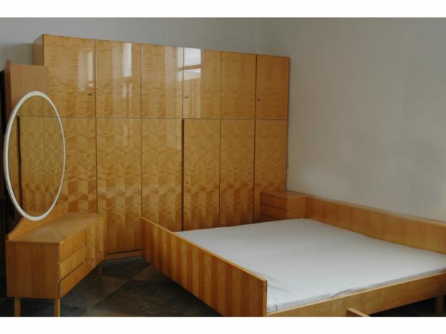 Dormitor lacuit, complet echipat - Pret | Preturi Dormitor lacuit, complet echipat