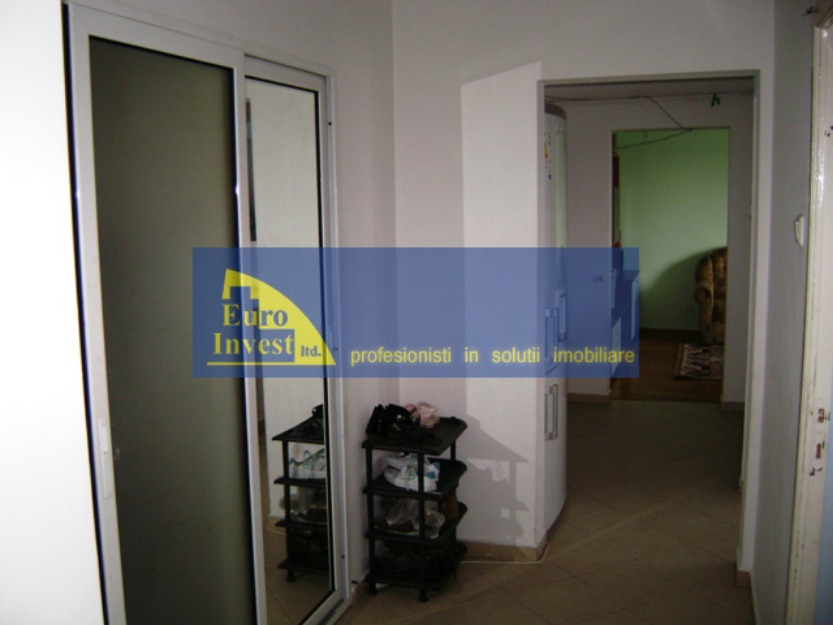 BASARABIA-Mc Donald's, apartament 3 camere - Pret | Preturi BASARABIA-Mc Donald's, apartament 3 camere