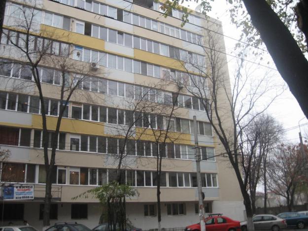 vand apartament 3 camere Vatra Luminoasa - Pret | Preturi vand apartament 3 camere Vatra Luminoasa