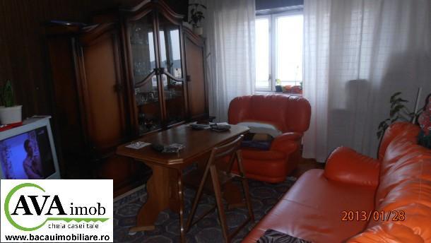 Vand urgent apartament cu 3 camere decomandate pe Str Alexandru cel Bun - Pret | Preturi Vand urgent apartament cu 3 camere decomandate pe Str Alexandru cel Bun