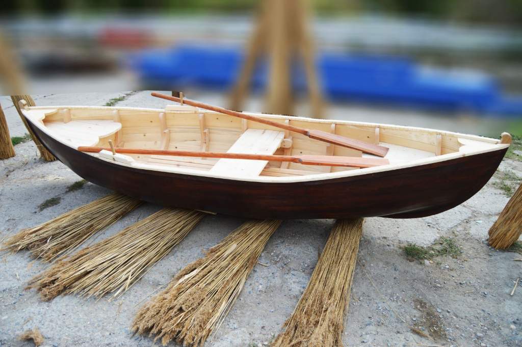 Barca din lemn pentru decor si expozitie - Pret | Preturi Barca din lemn pentru decor si expozitie