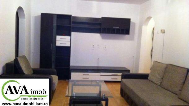 Ofer spre vanzare apartament cu 3 camere semidecomandate la parter - Pret | Preturi Ofer spre vanzare apartament cu 3 camere semidecomandate la parter