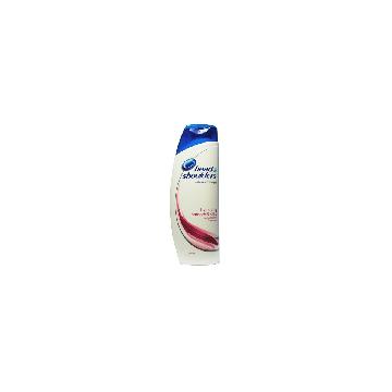 Sampon Head Shoulders hydrating smoothsilky - 200ml - Pret | Preturi Sampon Head Shoulders hydrating smoothsilky - 200ml