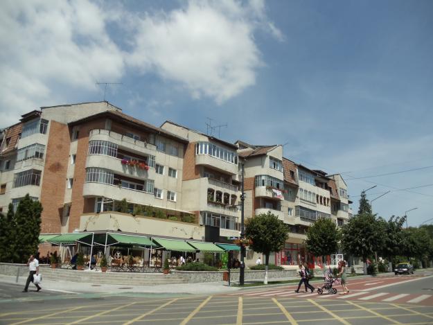 Vanzare apartament 4 camere Rm.Vâlcea - central - Pret | Preturi Vanzare apartament 4 camere Rm.Vâlcea - central