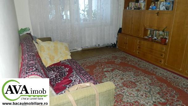 Vand in Bacau apartament cu 3 camere decomandat, zona semicentrala, la etajul 2 - Pret | Preturi Vand in Bacau apartament cu 3 camere decomandat, zona semicentrala, la etajul 2