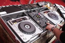 Vand echipament DJ, lumini DJ sau afacere DJ - Pret | Preturi Vand echipament DJ, lumini DJ sau afacere DJ