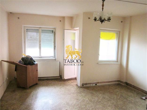 Apartament cu 3 camere decomandate de vanzare in Sebes - Pret | Preturi Apartament cu 3 camere decomandate de vanzare in Sebes