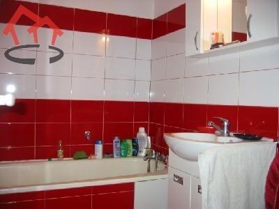 VAND APARTAMENT 3 CAMERE ZONA DETUNATA - Pret | Preturi VAND APARTAMENT 3 CAMERE ZONA DETUNATA