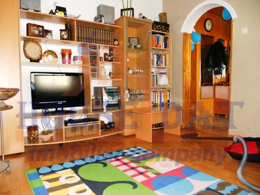 Apartament 4 camere Aviatiei-str Borsa, et 3, decomandat - Pret | Preturi Apartament 4 camere Aviatiei-str Borsa, et 3, decomandat